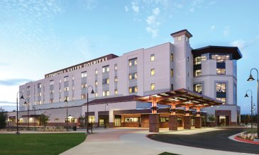 Photo of the front of Temecula Valley Hospital